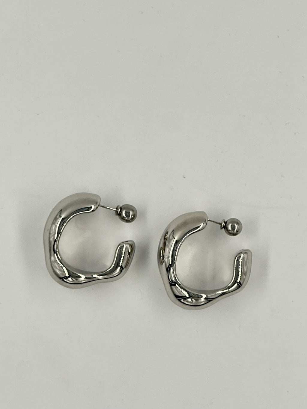 MOSS HOOPS SILVER
